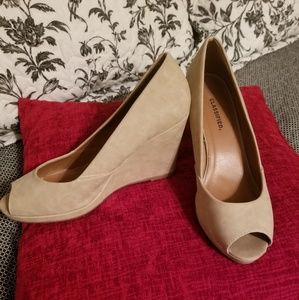 Peep toe wedges Size 10.